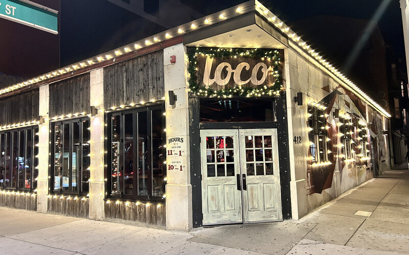 Restaurants holiday lighting